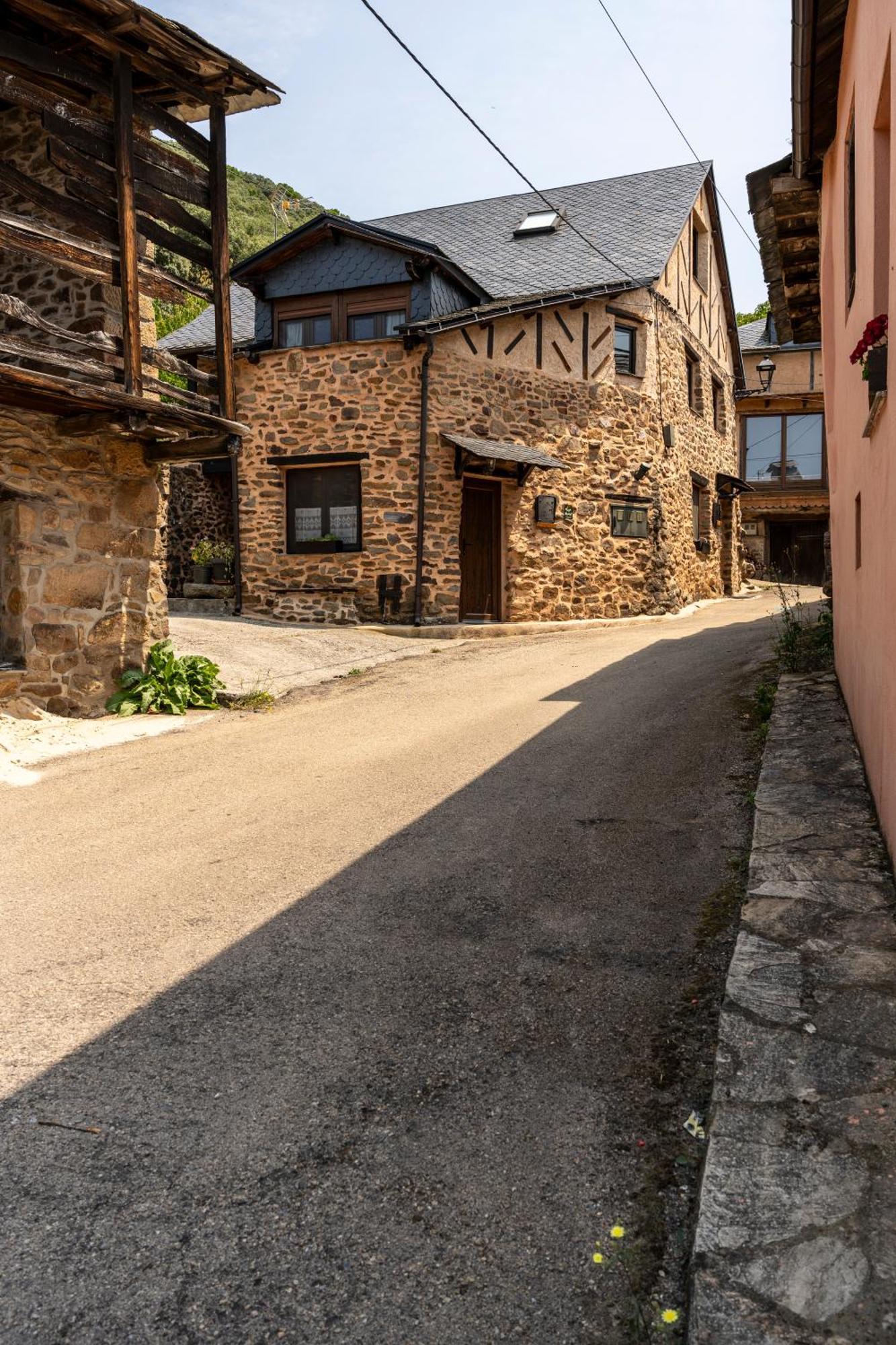 Casa De Turismo Rural Sardom2 Bembibre  Eksteriør billede